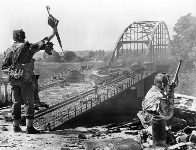 Tập Full A Bridge Too Far