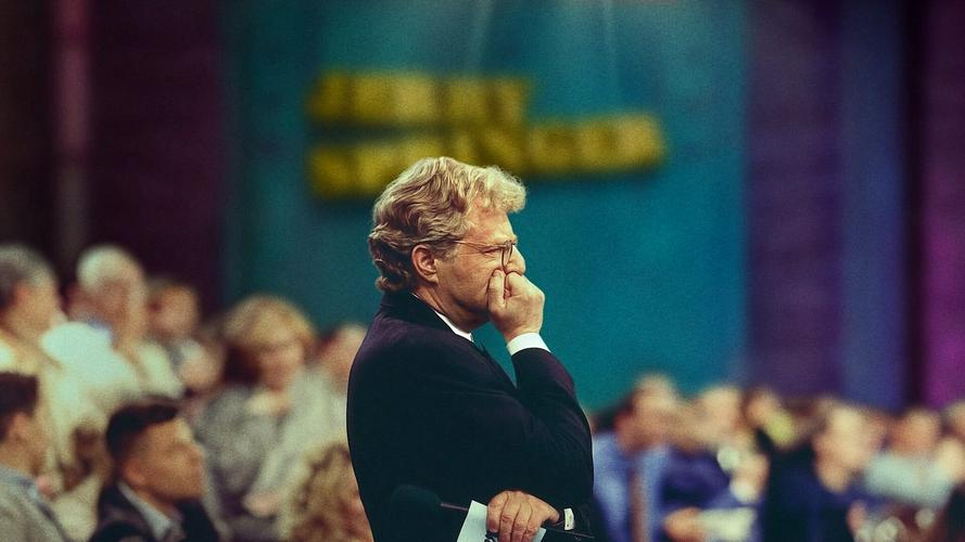 Tập 1 Jerry Springer: Đấm đá, camera, diễn
