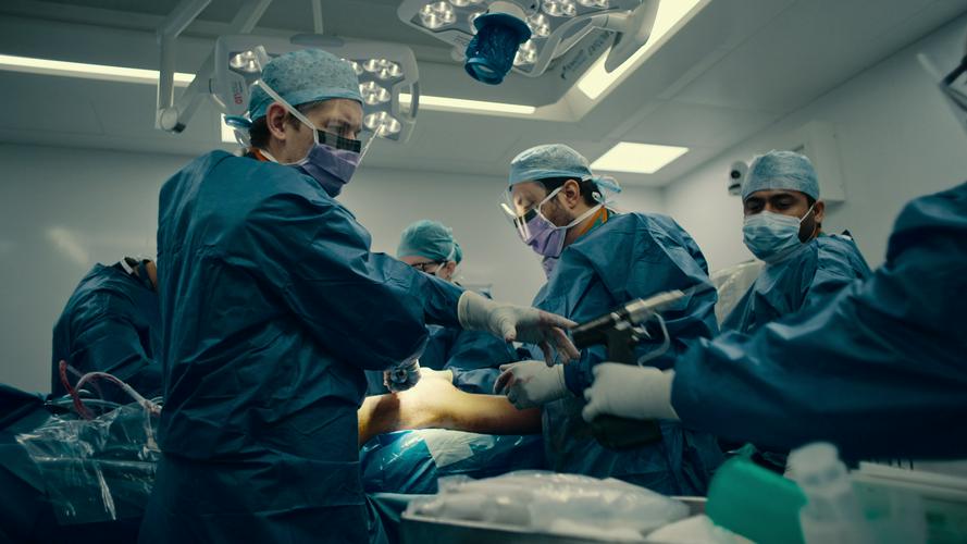 Tập 1 Nguy Cấp: Lằn Ranh Sinh Mạng