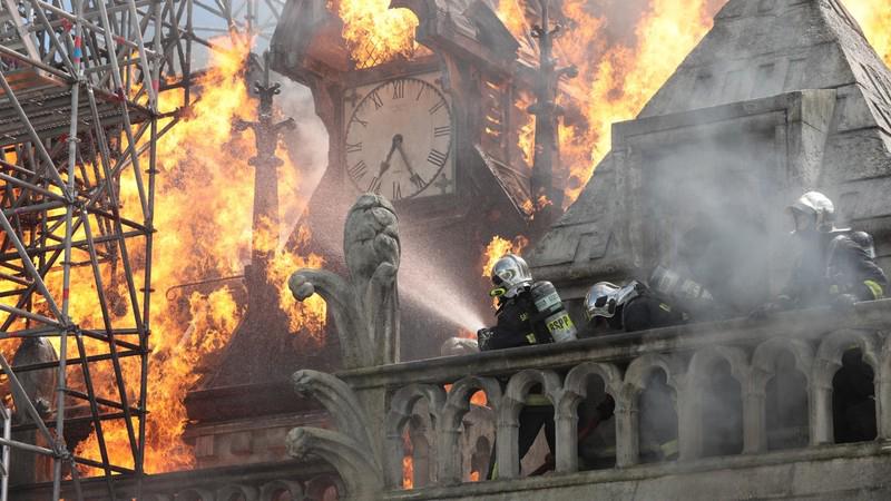 Tập Full Notre-Dame on Fire