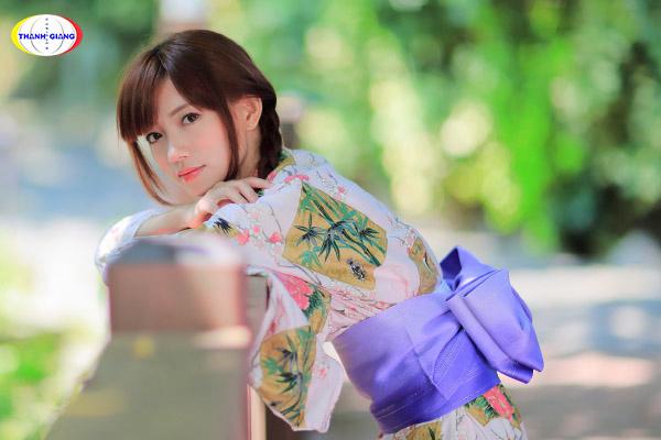 Tập Full Nữ Phóng Viên Dự Báo Thời Tiết Ướt Át