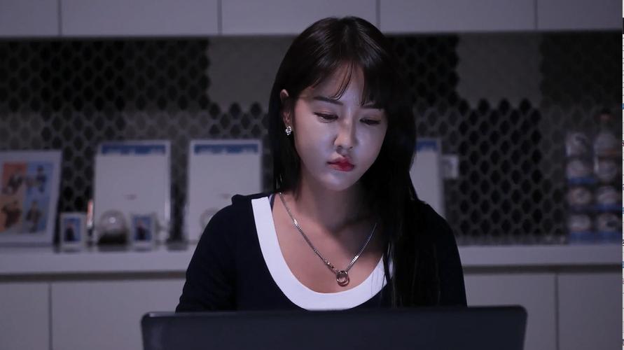 Tập Full Tìm Kiếm Bạn Tình Trong Căn Phòng Bí Mật