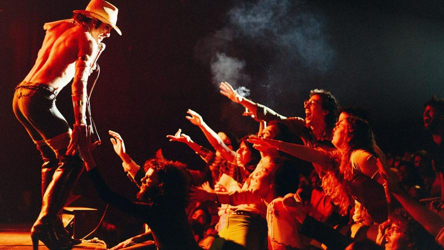 Tập Full Dòng Máu Latinh: Bản Ballad Của Ney Matogrosso